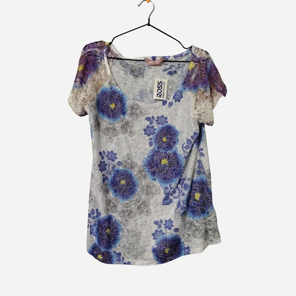 New with tags Women's White and Blue Blouse